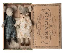 Maileg - Grandma and grandpa mice in cigarbox